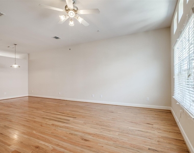 2710 Hullsmith Drive - Photo Thumbnail 12