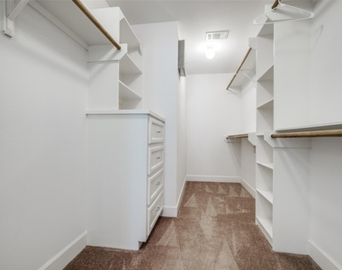 2710 Hullsmith Drive - Photo Thumbnail 24