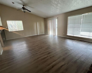 10115 Overview Drive - Photo Thumbnail 3