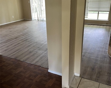10115 Overview Drive - Photo Thumbnail 4