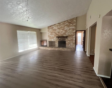 10115 Overview Drive - Photo Thumbnail 2