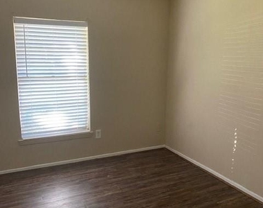 10115 Overview Drive - Photo Thumbnail 10