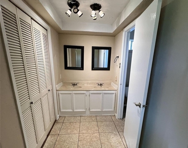 10115 Overview Drive - Photo Thumbnail 10