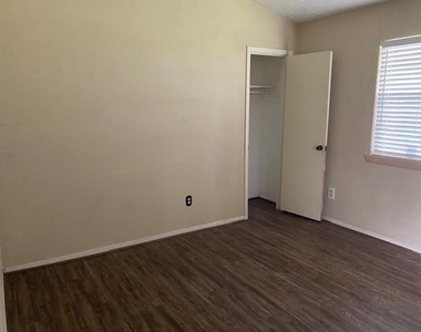 10115 Overview Drive - Photo Thumbnail 6