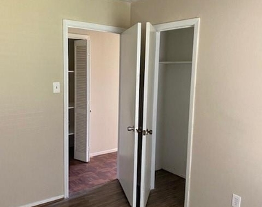 10115 Overview Drive - Photo Thumbnail 11