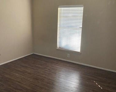 10115 Overview Drive - Photo Thumbnail 9