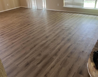 10115 Overview Drive - Photo Thumbnail 3