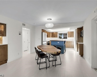 9486 Gulf Shore Drive - Photo Thumbnail 5