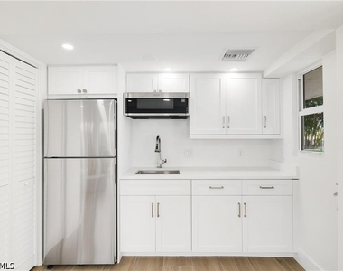 9486 Gulf Shore Drive - Photo Thumbnail 34
