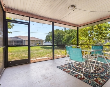 930 Sw 34th Street - Photo Thumbnail 12