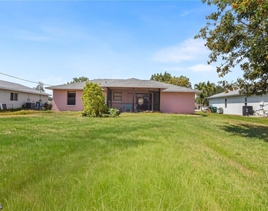 930 Sw 34th Street - Photo Thumbnail 8