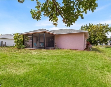 930 Sw 34th Street - Photo Thumbnail 9
