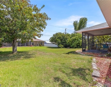 930 Sw 34th Street - Photo Thumbnail 10