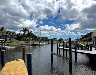3817 Del Prado Boulevard S - Photo Thumbnail 8
