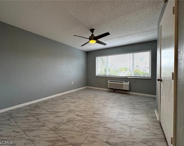 3817 Del Prado Boulevard S - Photo Thumbnail 4