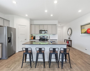14280 Big Bend Drive - Photo Thumbnail 5