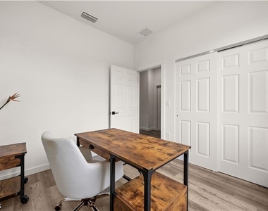 716 Gordon Avenue S - Photo Thumbnail 7