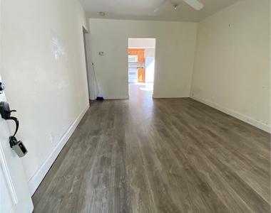 2039 Kurtz Street - Photo Thumbnail 4