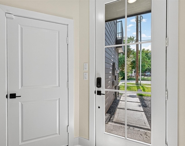 3315 Daphne Street - Photo Thumbnail 7