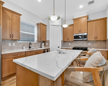 3315 Daphne Street - Photo Thumbnail 22