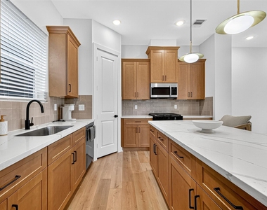 3315 Daphne Street - Photo Thumbnail 20