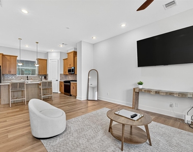 3315 Daphne Street - Photo Thumbnail 12