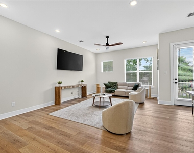 3315 Daphne Street - Photo Thumbnail 9