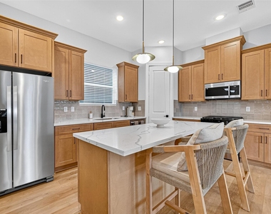 3315 Daphne Street - Photo Thumbnail 15