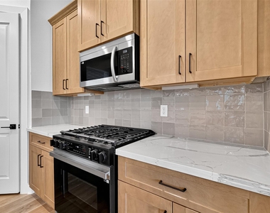 3315 Daphne Street - Photo Thumbnail 17