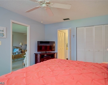325 Charlemagne Boulevard - Photo Thumbnail 12