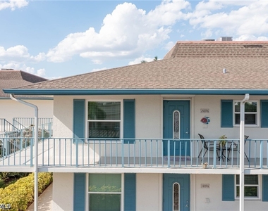 325 Charlemagne Boulevard - Photo Thumbnail 1