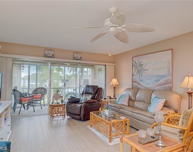 325 Charlemagne Boulevard - Photo Thumbnail 3