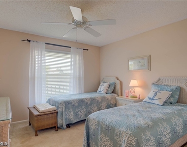 325 Charlemagne Boulevard - Photo Thumbnail 14