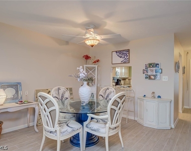 325 Charlemagne Boulevard - Photo Thumbnail 6