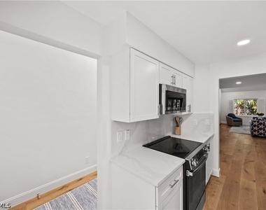 375 8th Avenue S - Photo Thumbnail 5