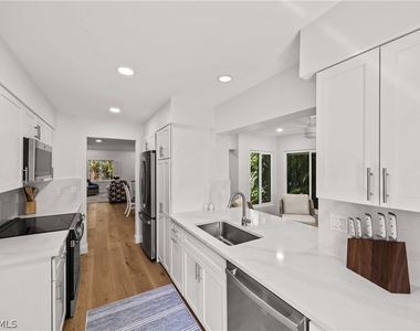 375 8th Avenue S - Photo Thumbnail 4
