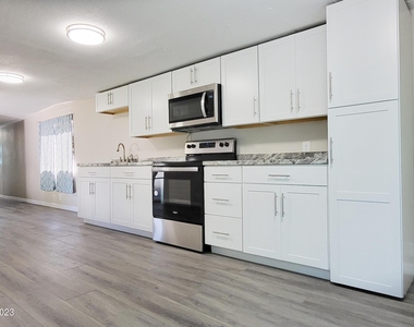 6877 Blue Bonnet Drive - Photo Thumbnail 7