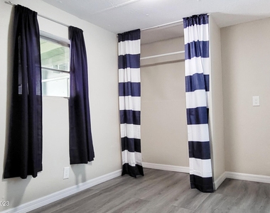 6877 Blue Bonnet Drive - Photo Thumbnail 9