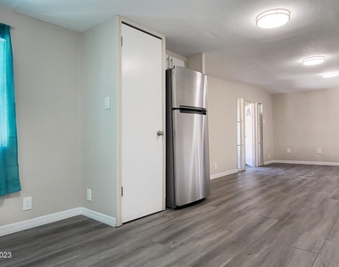 6877 Blue Bonnet Drive - Photo Thumbnail 5