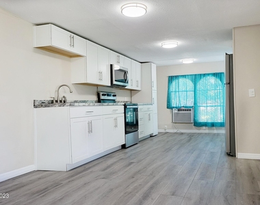 6877 Blue Bonnet Drive - Photo Thumbnail 4