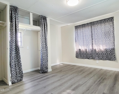 6877 Blue Bonnet Drive - Photo Thumbnail 12