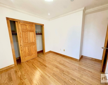 172 Street - Photo Thumbnail 9