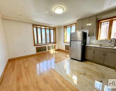 172 Street - Photo Thumbnail 1