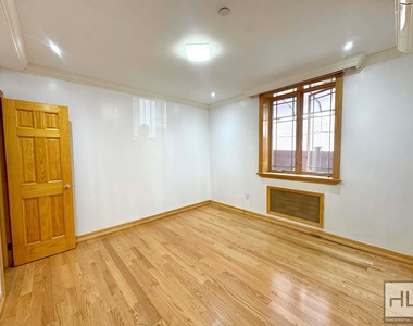 172 Street - Photo Thumbnail 5