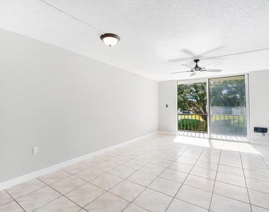 811 Russell Lane - Photo Thumbnail 9