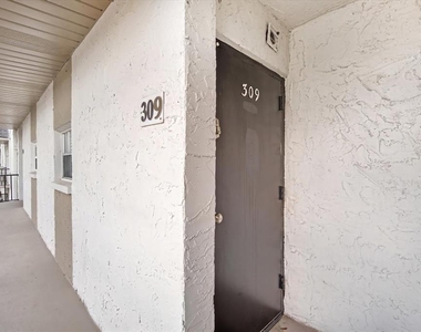 811 Russell Lane - Photo Thumbnail 1