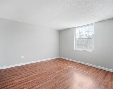 811 Russell Lane - Photo Thumbnail 20