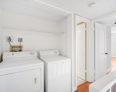 811 Russell Lane - Photo Thumbnail 15