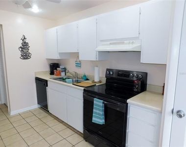 40 Dale Place - Photo Thumbnail 8