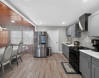 6416 N Orleans Avenue - Photo Thumbnail 11